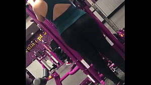 Real Milf gym voyeur phat ass BBW in tight leggings